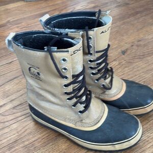 Sorel Aldo boots size 11
